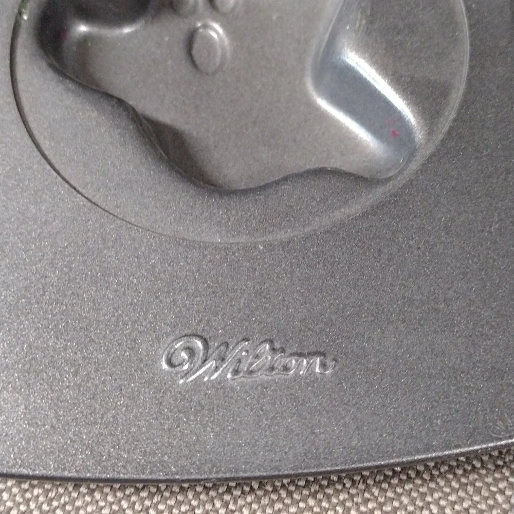 Wilton Halloween 12 cavity cookie sheet
